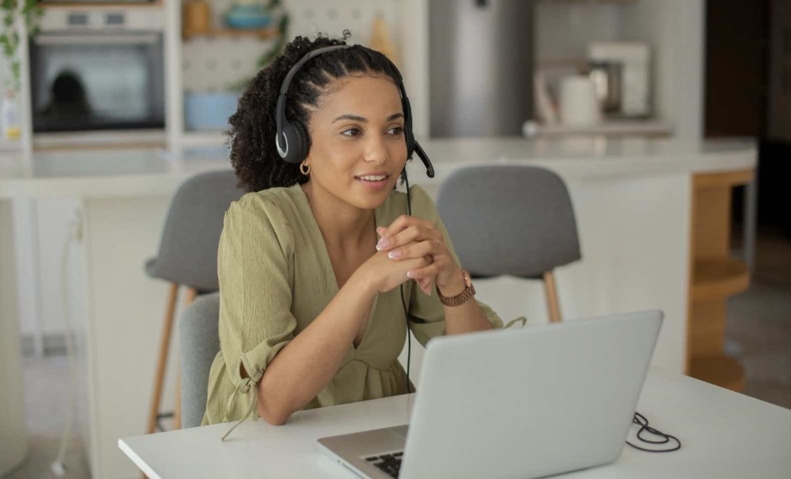 What Is Jitter in Networking and Why It Ruins Your Video Calls